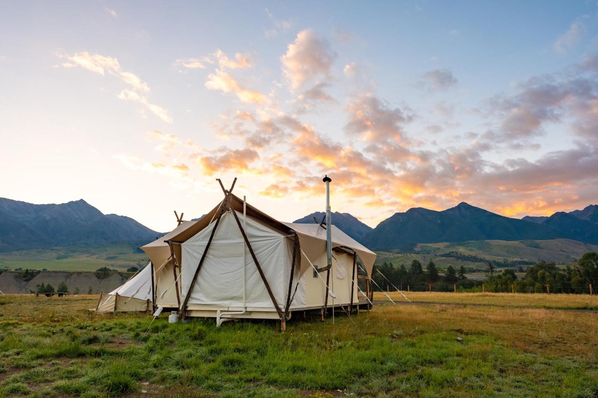 Under Canvas North Yellowstone - Paradise Valley Лівінгстон Екстер'єр фото