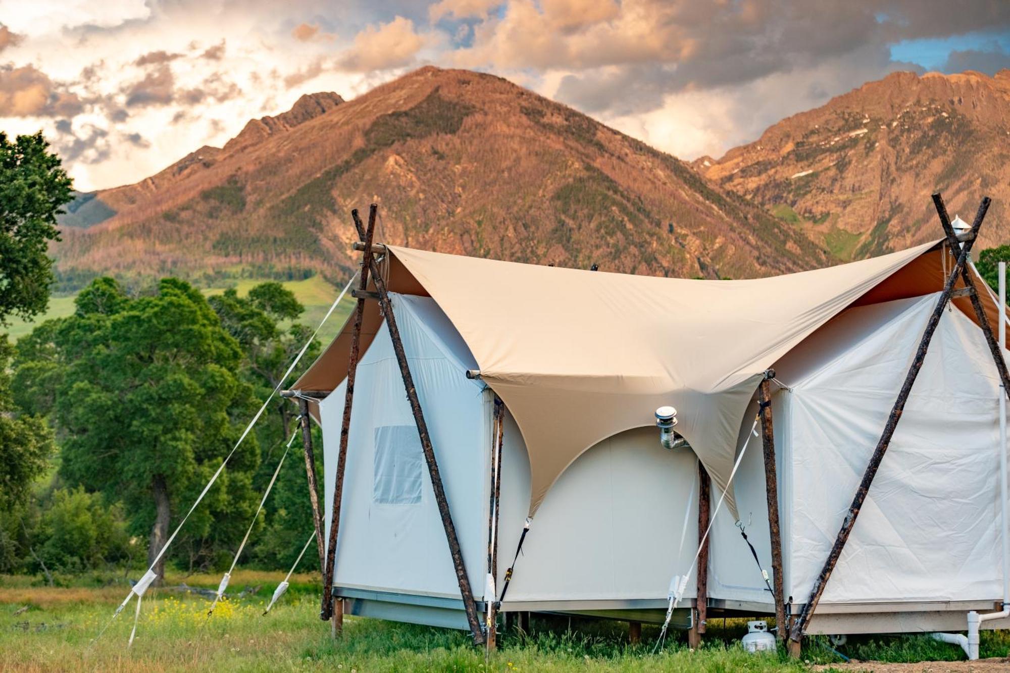 Under Canvas North Yellowstone - Paradise Valley Лівінгстон Екстер'єр фото